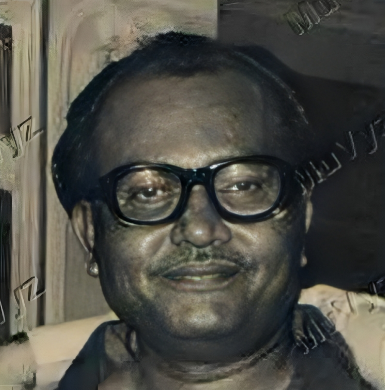 চলচ্চিত্র পরিচালক দুলাল গুহ